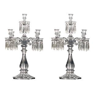 pair of antique 20th-century Heisey "Old Williamsburg" 5-light candelabra: The pair of antique 20th-century Heisey "Old Williamsburg" 5-light candelabra with prisms represents a classic example of the exquisite glass craftsmanship produced by The A.H. Heisey Company. Establi