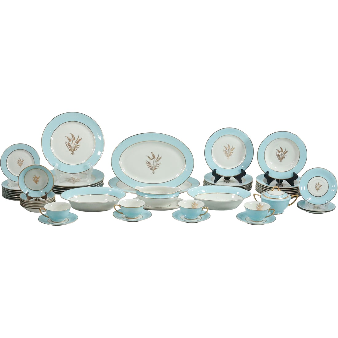 53 Pieces Royal Jackson Fine Porcelain Dinnerware: 53 Pieces Royal Jackson Fine Porcelain Dinnerware. size: 1x15.25, 1x13.5 (2x platters), 1x10.25 (6x dinner plates), .75x8.25 (7x medium plates), 1.25x8 (8x soup bowls), 3.5x9 (gravy boat, has no lid),