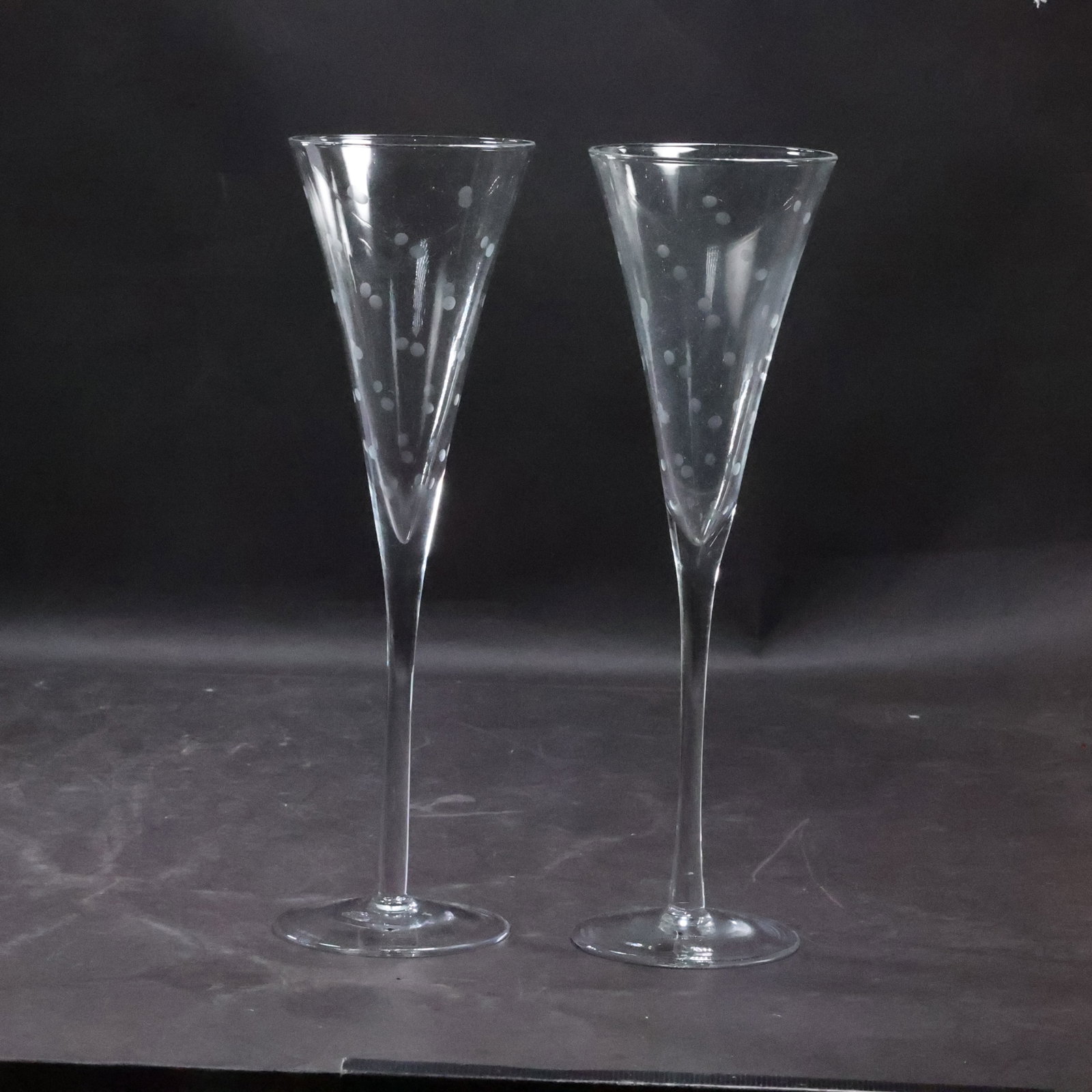 His and Hers Kate Spade Champagne Toasting Glasses Flutes: His and Hers Kate Spade Champagne Toasting Glasses Flutes. size: glasses (11 x 3.5)