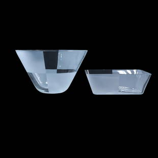 2 Nautica "Frost Block" Deep Bowl and Square Shallow Bowl: 2 Nautica "Frost Block" Deep Bowl and Square Shallow Bowl. size: 6.5 in. x 10.5 in. (round), 3 in. x 9.25 in. (square)