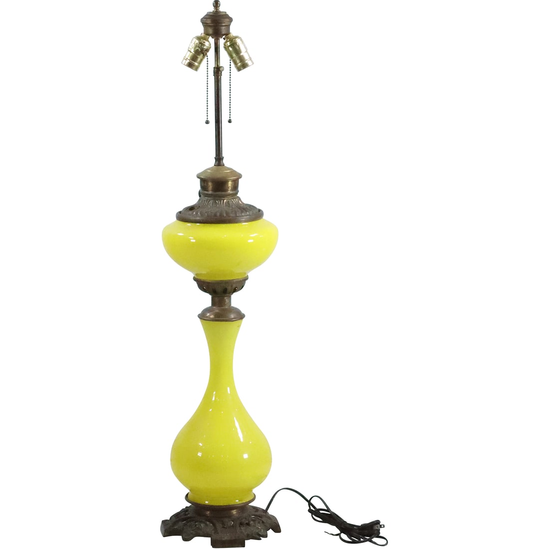 Victorian Yellow Glass and Brass Banquet Table Lamp Electrified 37.5 in. overall height (1 of 20)