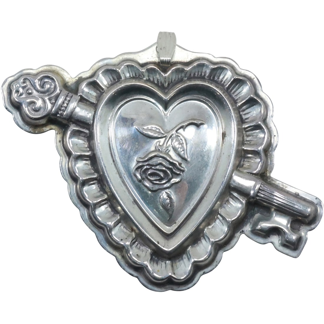 Reed and Barton Sterling Silver Heart Christmas Ornament 3 in. x 2 1/2 in. (1 of 20)