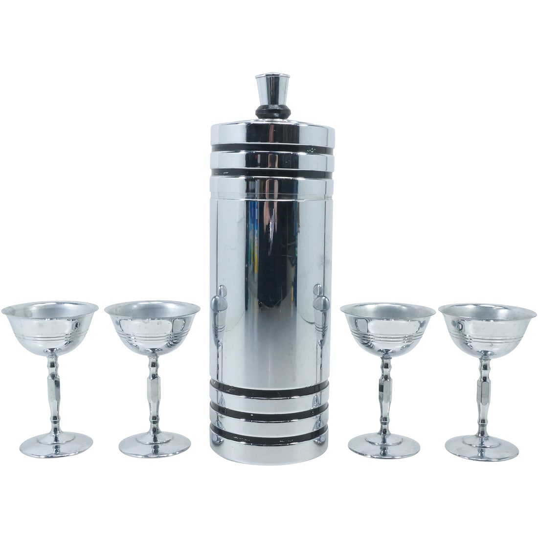 Art Deco Chrome Cocktail Shaker with 4 Chrome Stemmed Cocktail Glasses (1 of 19)