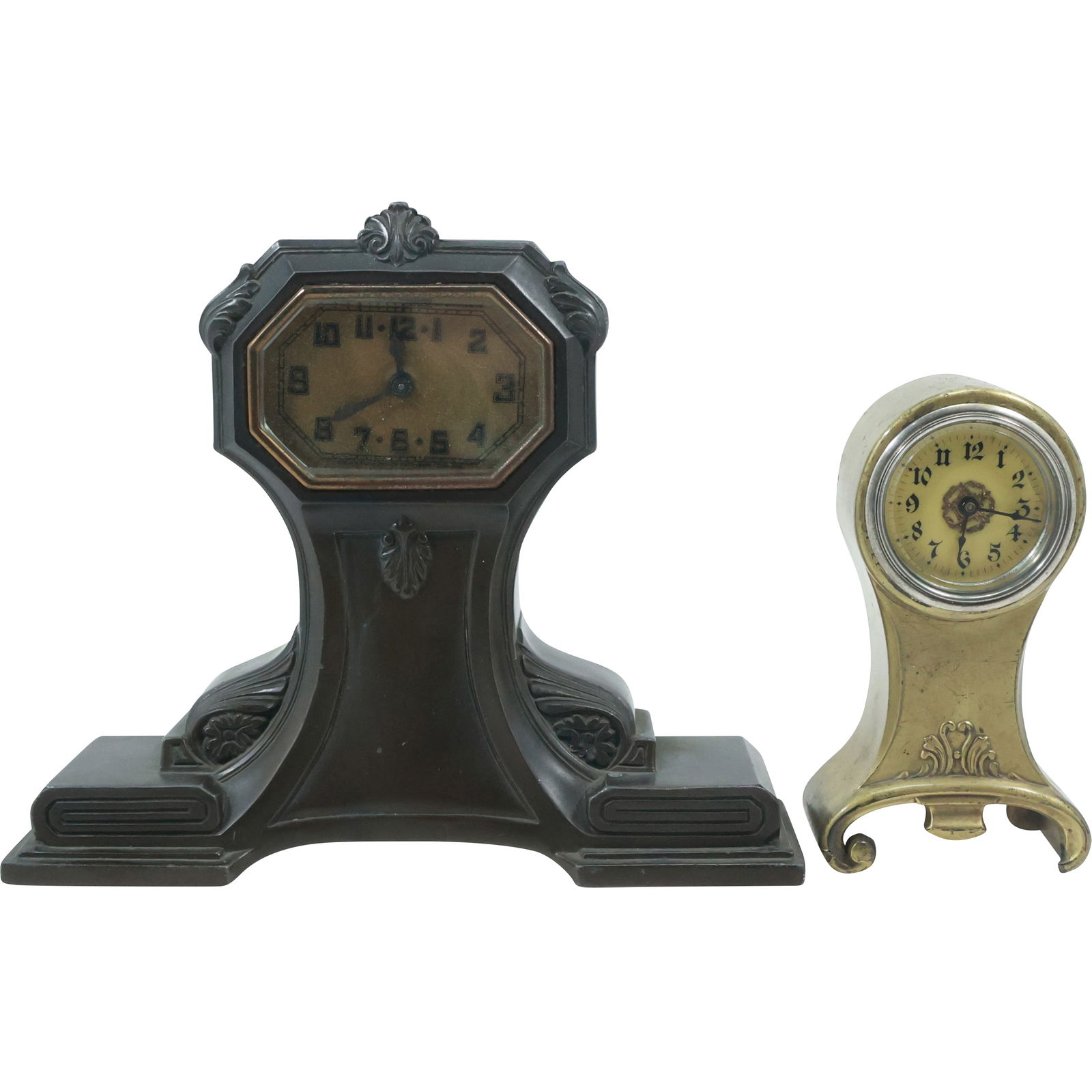 2 Vintage Cast Metal Case ART DECO Mantle / Desk Clocks: 2 Vintage Cast Metal Case ART DECO Mantle / Desk Clocks. size: 8 in. x 9.25 in. x 2.5 in. (brown), 5.75 in. x 3.75 in. x 1.75 in. (gold)