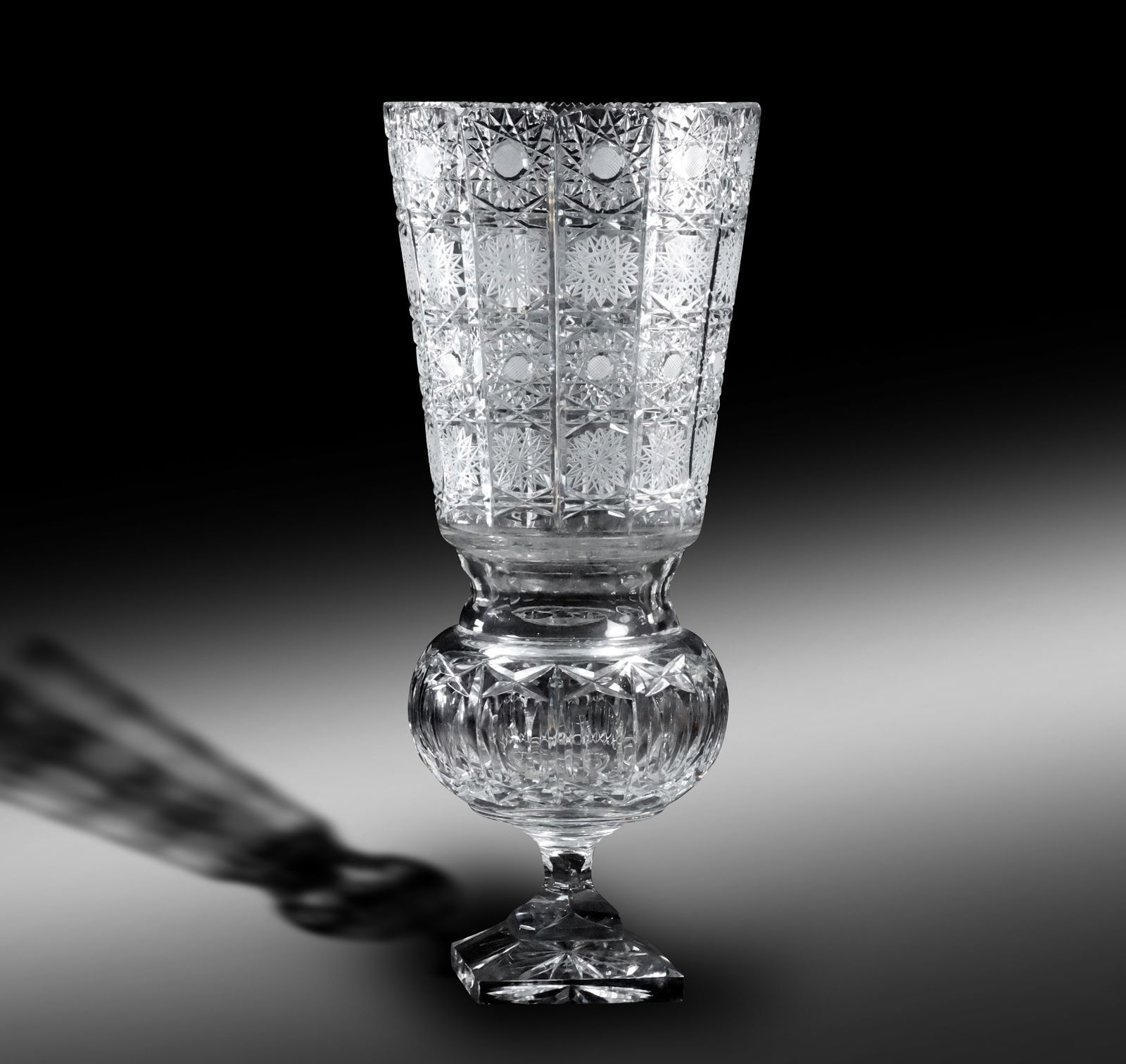 Large Cut-Glass 'Queen's Lace' Pattern Vase (Signed) (1 of 20)