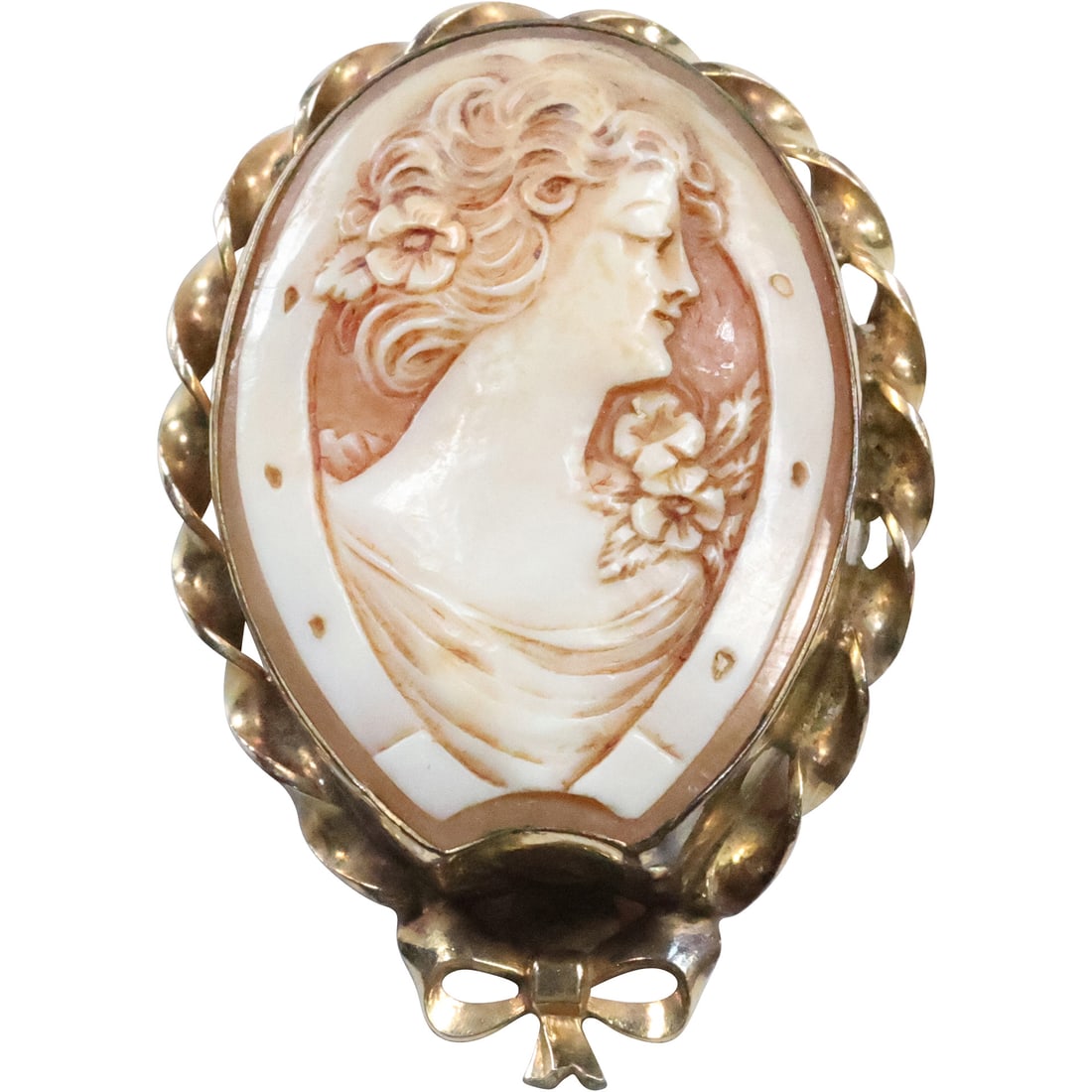 12K GF Carved Cameo Pin Portrait of a Lady with Horse Shoe Around Her 2 in. x 1 1/2 in.: 12K GF Carved Cameo Pin Portrait of a Lady with Horse Shoe Around Her 2 in. x 1 1/2 in.