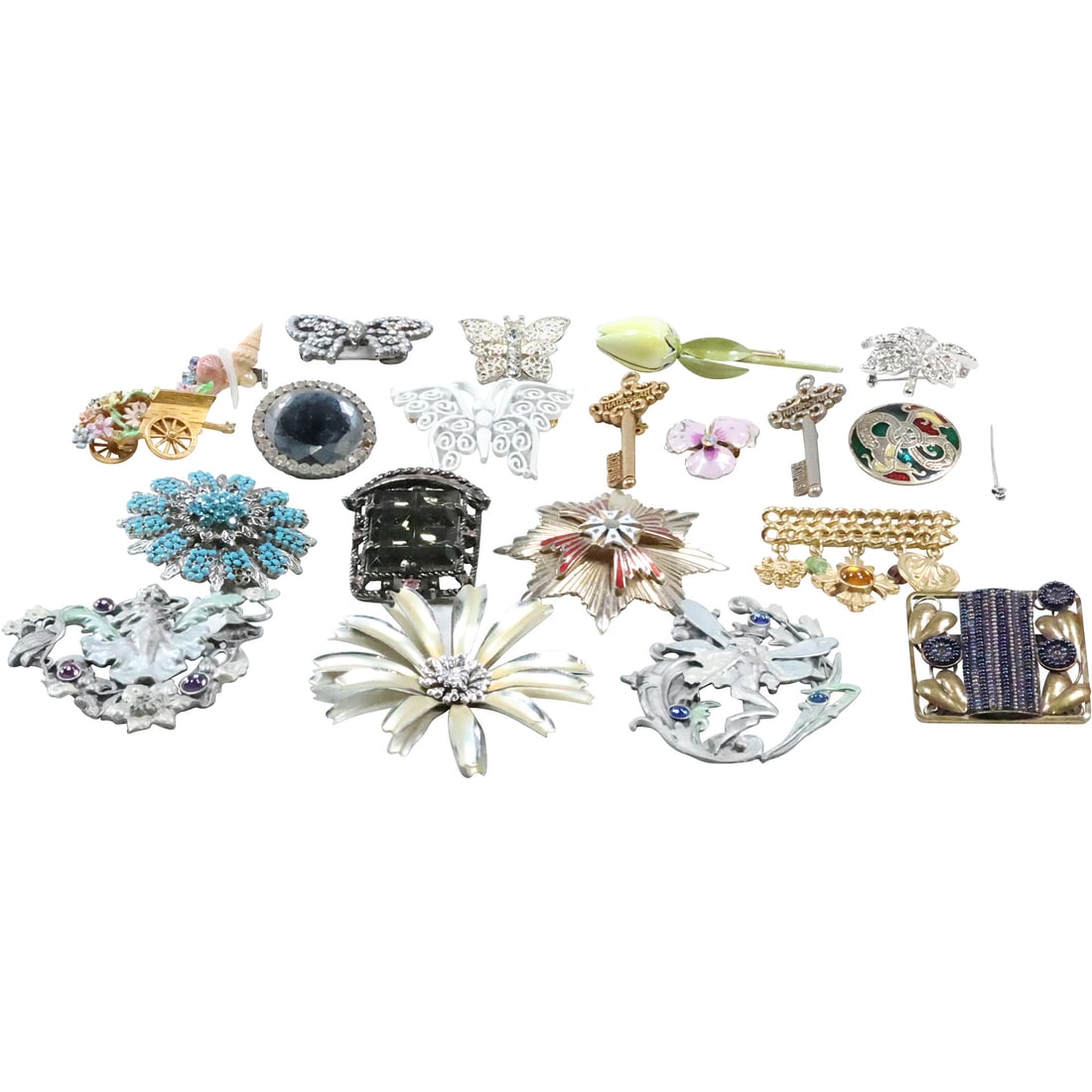 Group Lot of 20 Assorted Costume Jewelry Fashion Pins: Trifari, Sildor Miracle, BSK, others: Group Lot of 20 Assorted Costume Jewelry Fashion Pins: Trifari, Sildor Miracle, BSK, others. Sizes range 1 in. to 3 1/8 in.