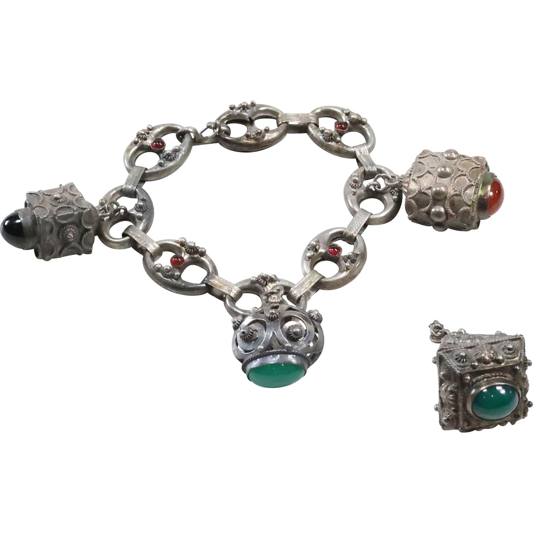 800 Silver 3-Charms Bracelet with Jade, Carnelian, Black Onyx, Cabochons & Pendant Trinket Box (1 of 20)