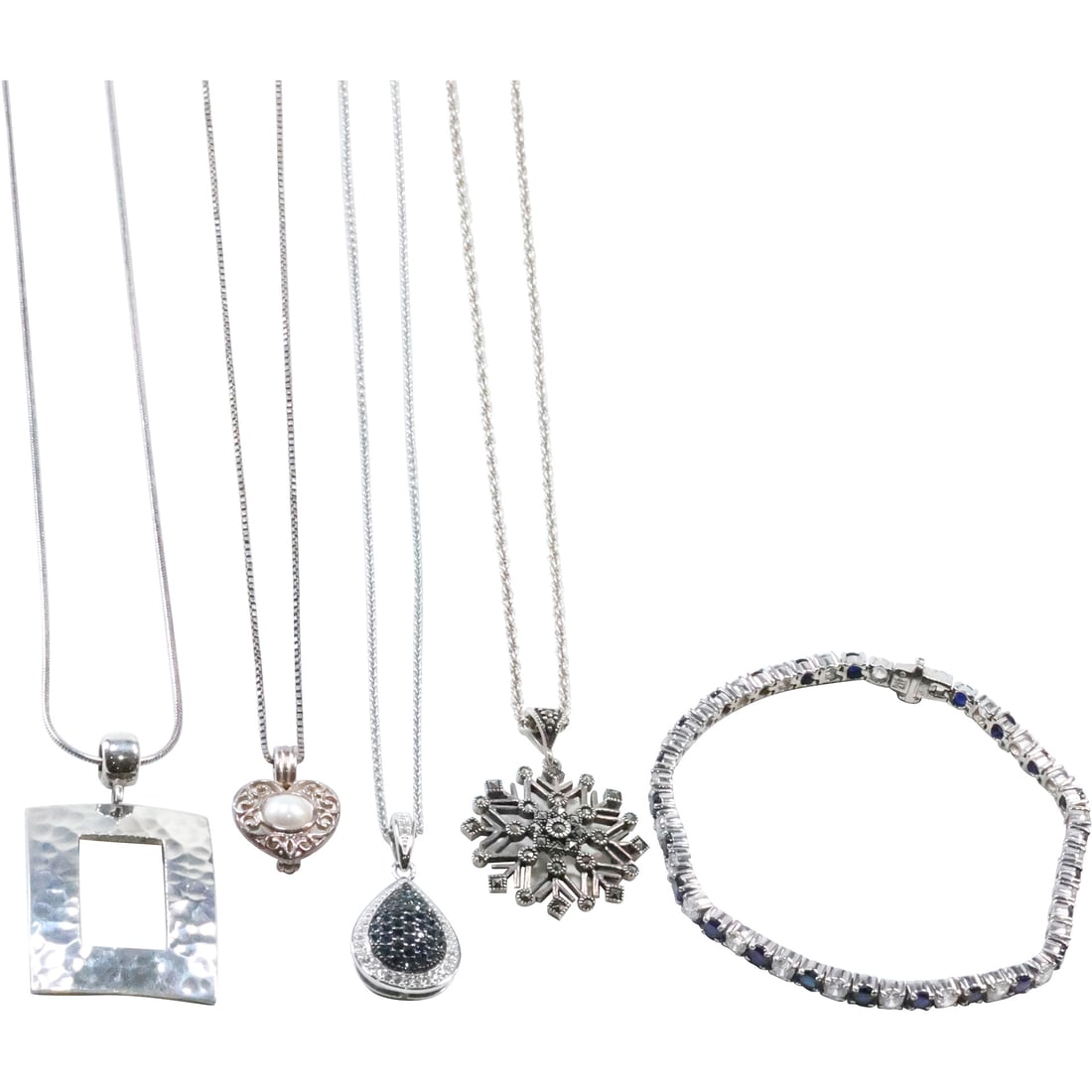 .925 Sterling Silver 4 Chains; 4 Pendants; and 1 Bracelet (1 of 20)