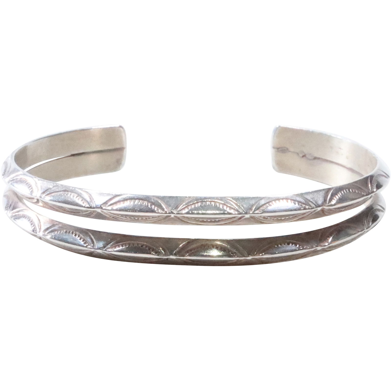 Vintage Native American Sterling Silver Cuff Bracelet 2 3/8 in. x 1 7/8 in. (1 of 12)
