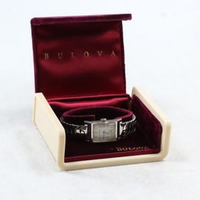 14 K Gold BULOVA Wristwatch #8407623, not working, in Original Case