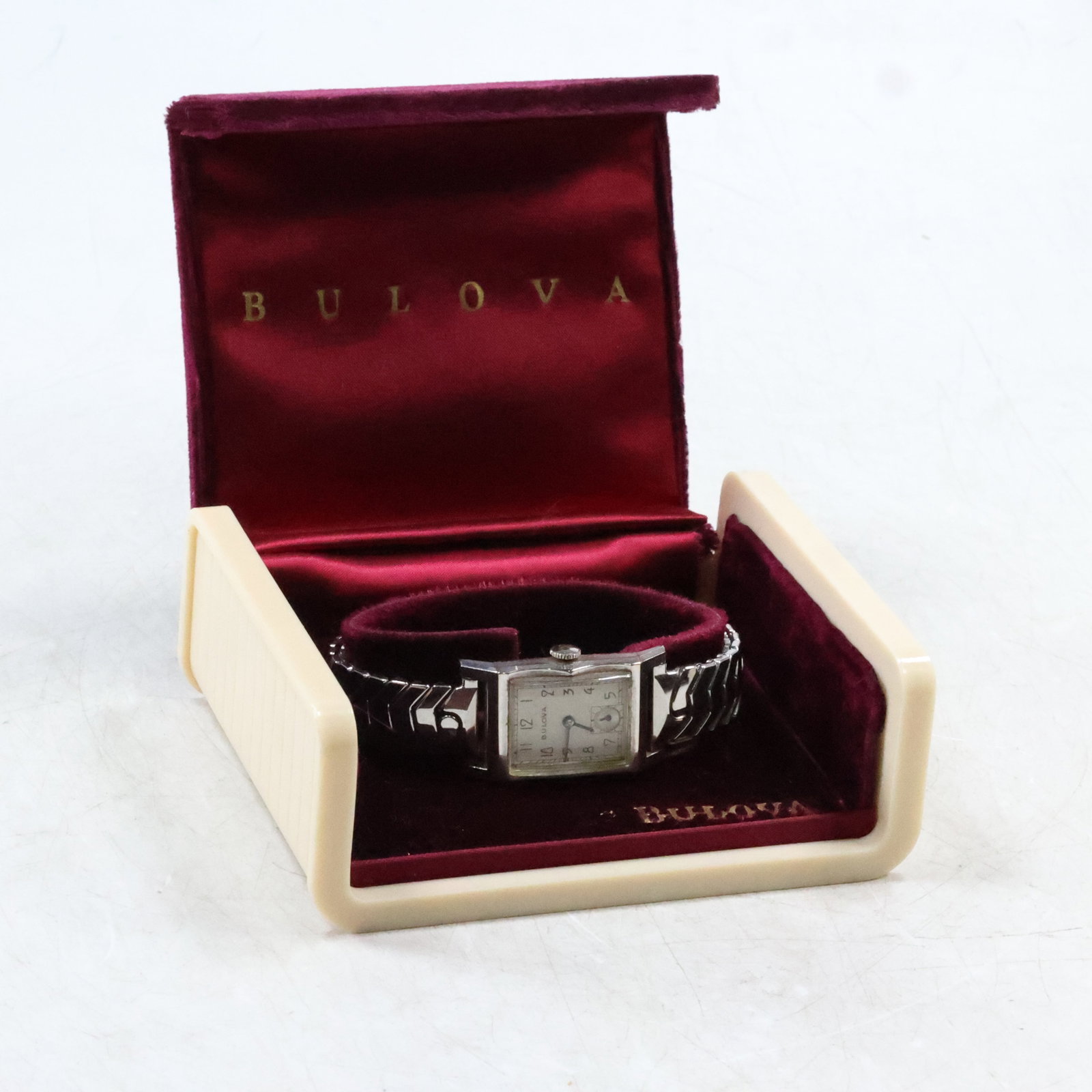 14 K Gold BULOVA Wristwatch #8407623, not working, in Original Case: 14 K Gold BULOVA Wristwatch #8407623, not working, in Original Case. size: 4 1/4 in. x 3 1/2 in. x 1 5/8 in.