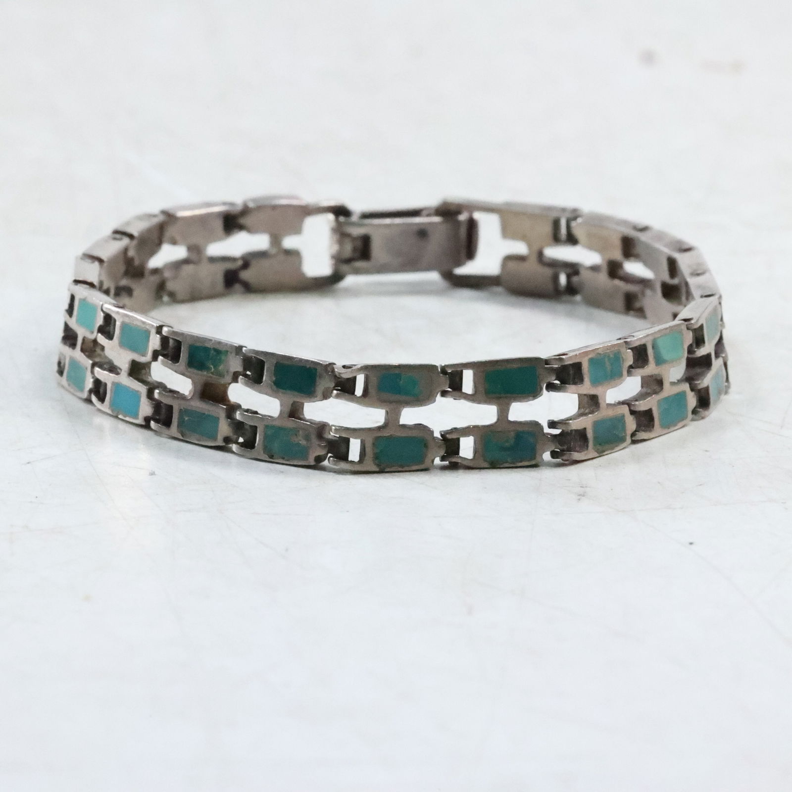 Native American Indian Navajo Sterling Silver Bracelet with Kingman Turquoise Stones (1 of 11)