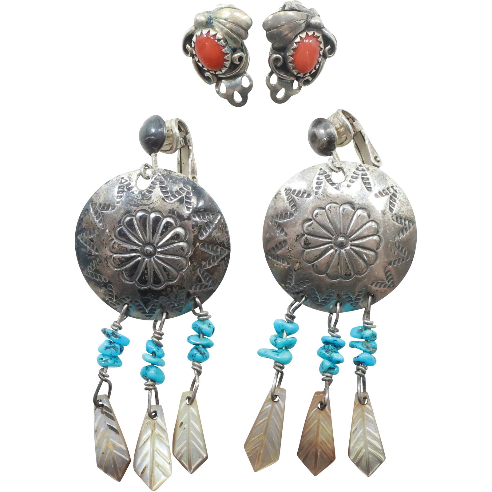 Unsigned Early American Indian Clip-on Disc Earrings with 3 Feathers & BF .925 Sterling Red Coral: Unsigned Early American Indian Clip-on Disc Earrings with 3 Feathers 2 1/2 in. x 1 in. & BF .925 Sterling Red Coral Clip-on Earrings 1/2 in. x 1/2 in.