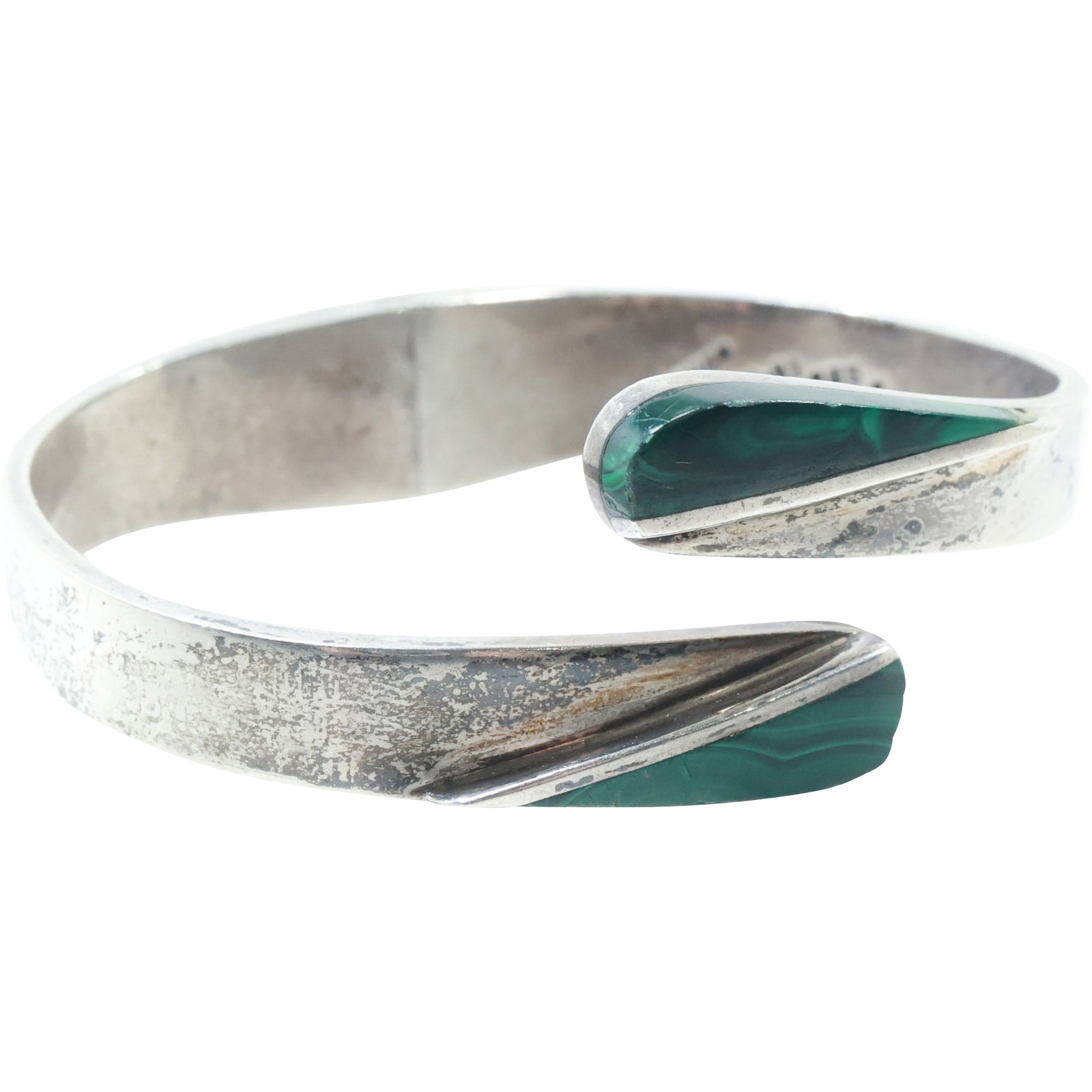 .925 Sterling Silver Mexico TJ-41 with Malachite Bracelet, heavy weighs 46.4 grams total, 2 3/4 in.: .925 Sterling Silver Mexico TJ-41 with Malachite Bracelet, heavy weighs 46.4 grams total, 2 3/4 in. x 2 1/4 in. x 1 in.