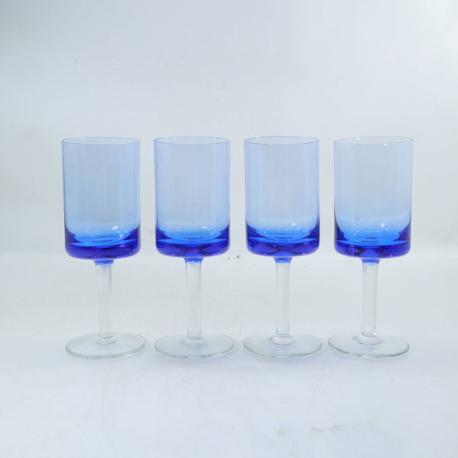 Set of 4 Ice Blue Cocktail Stemware Glasses - Barware (1 of 12)