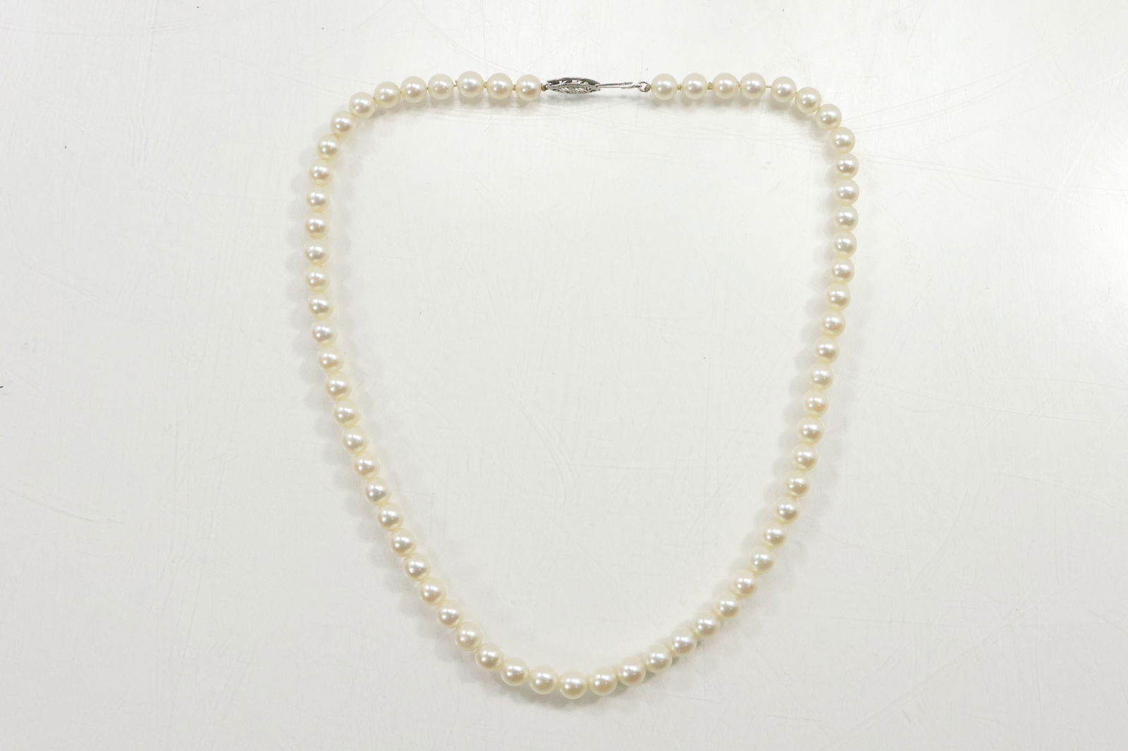 10K Gold Clasp,  Freshwater Cultured Graduated Pearls Necklace 15 inches (1 of 7)