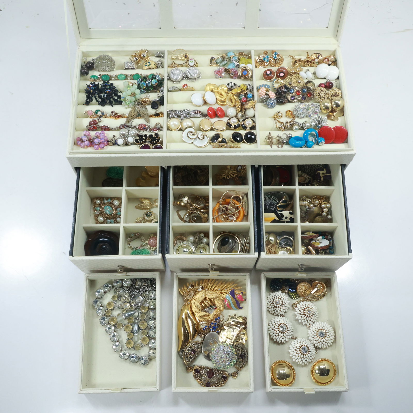 Estate Lot a Full Jewelry Box of Assorted Costume Jewel Earrings, Pins, Etc. 100s of Pieces (1 of 20)