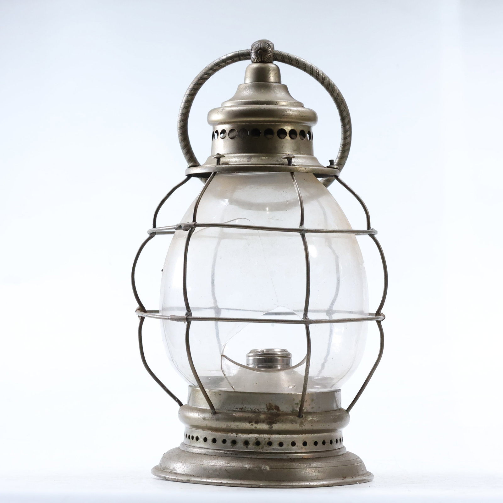 Antique Nickle Plated Fireman's Oil Lantern for Restoration: Antique Nickle Plated Fireman's Oil Lantern for Restoration size: 13.5 x 6.5 - glass cracked and missing chunk, no burner. shelf C