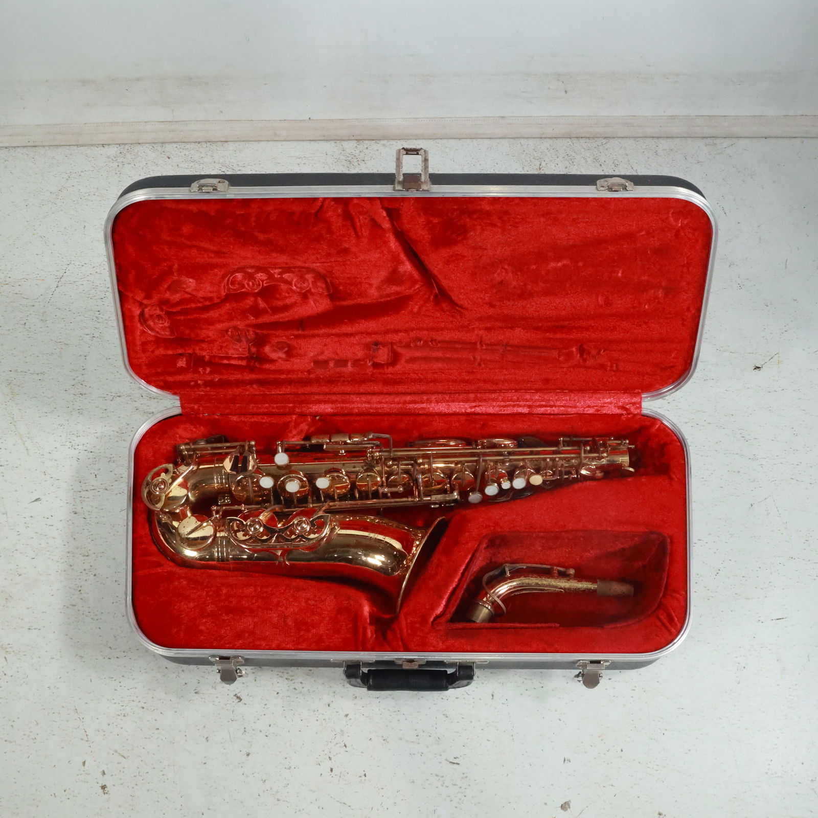 Vintage Evette Buffet Crampon Saxophone in Case (1 of 20)