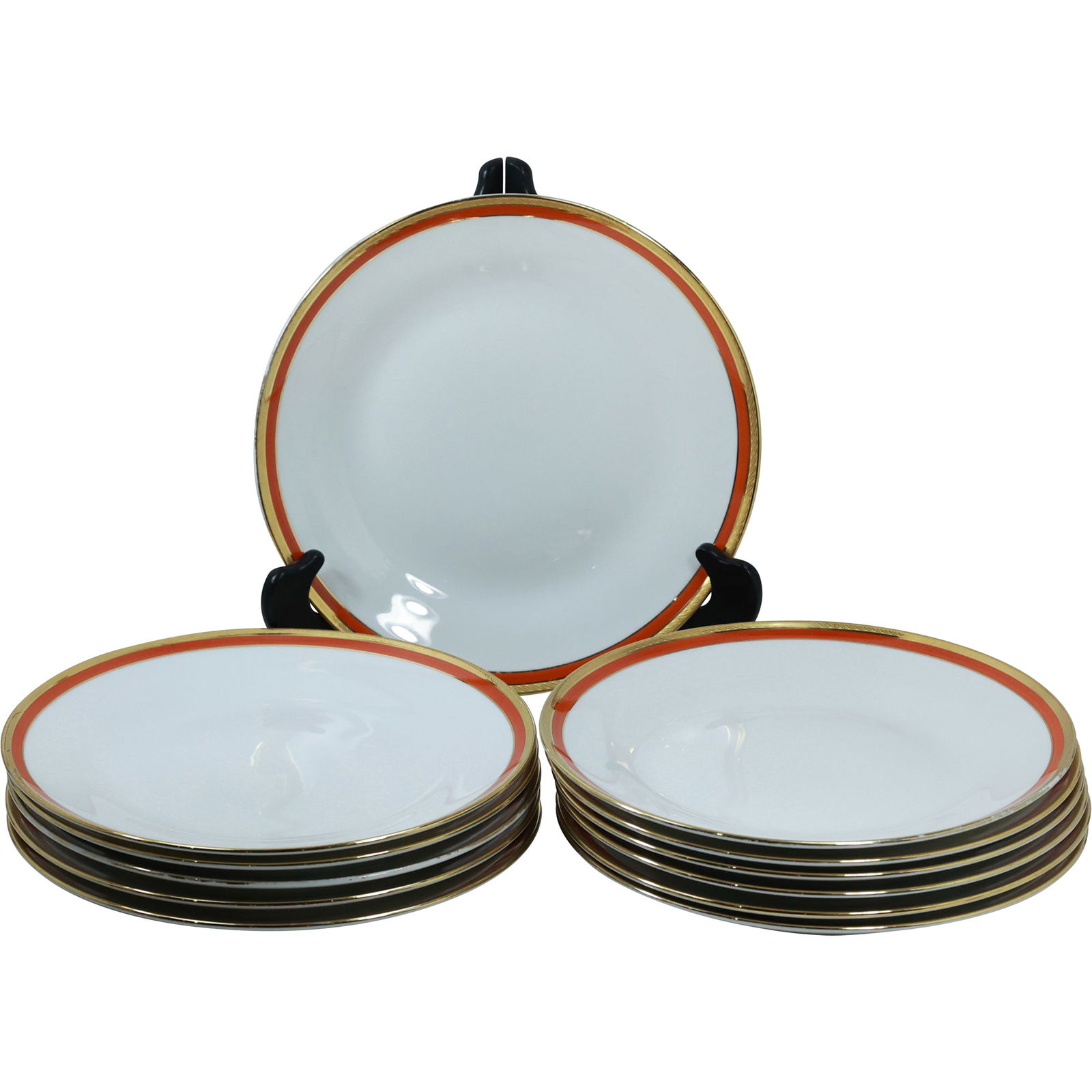 Set of 12 Richard Ginori "Palermo Red" Dinner Plates: Elevate your dining experience with this exquisite set of 12 dinner plates from the renowned Italian porcelain manufacturer, Richard Ginori. Known for their fine china since 1735, Richard Ginori has b
