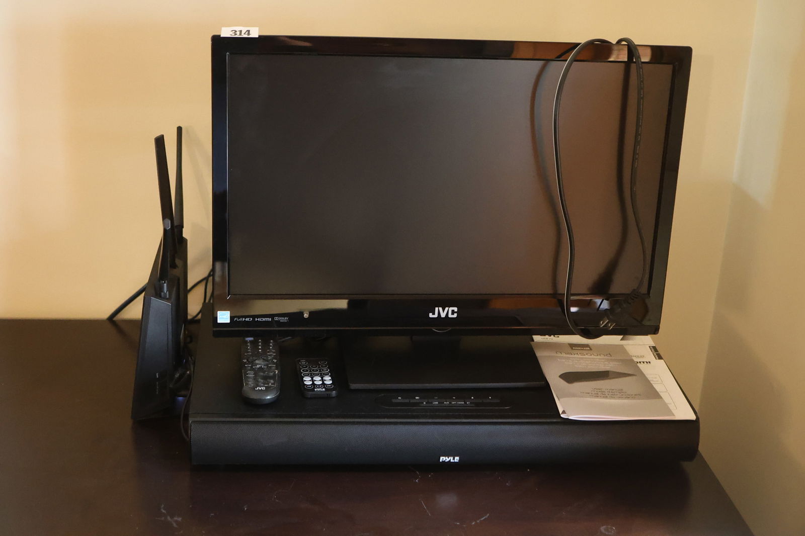 JVC Table Top  TV, 18 in. x 22 in. (1 of 5)