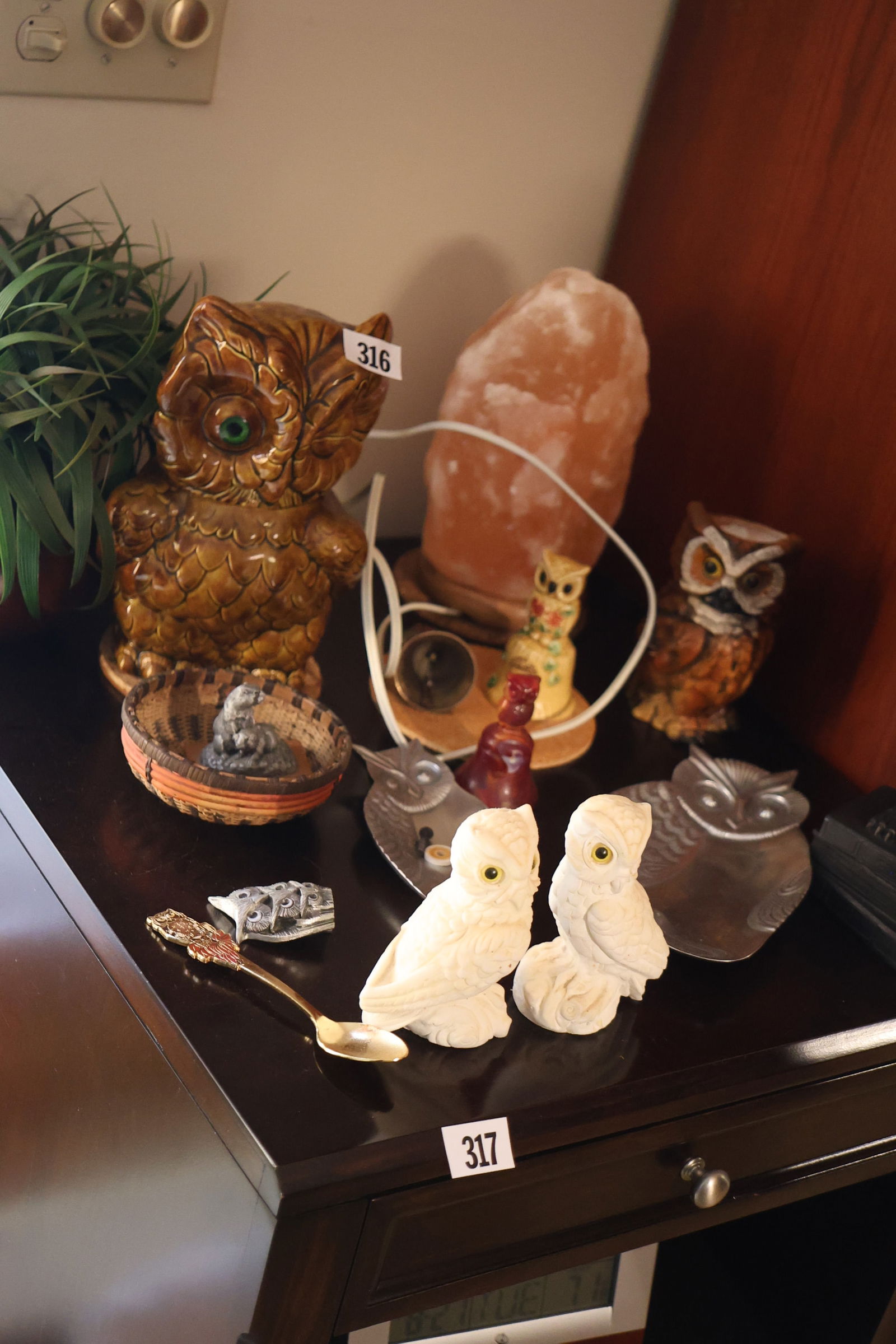 Variety Lot of OWLS and Lamp - SEE PICTURES (1 of 4)