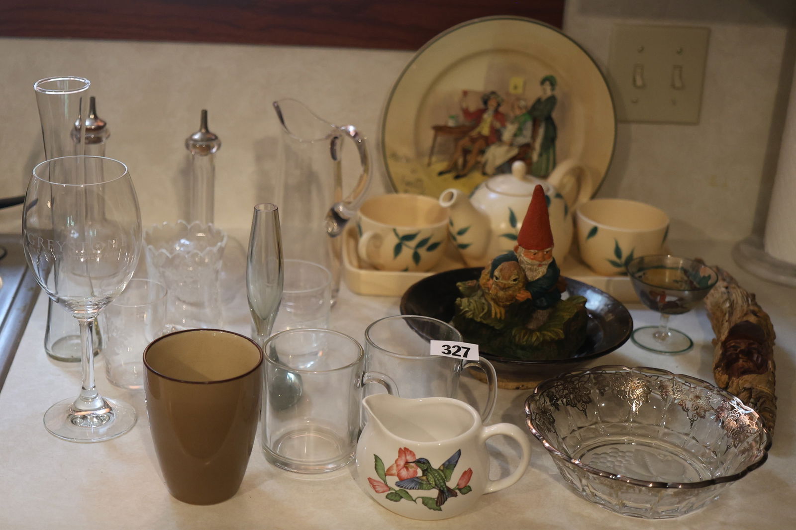 Contents of Kitchen Cabinet: Crystal Glass, Dishes, Bowls,  Additional in Cab. / Drawer SEE PICTURES (1 of 5)
