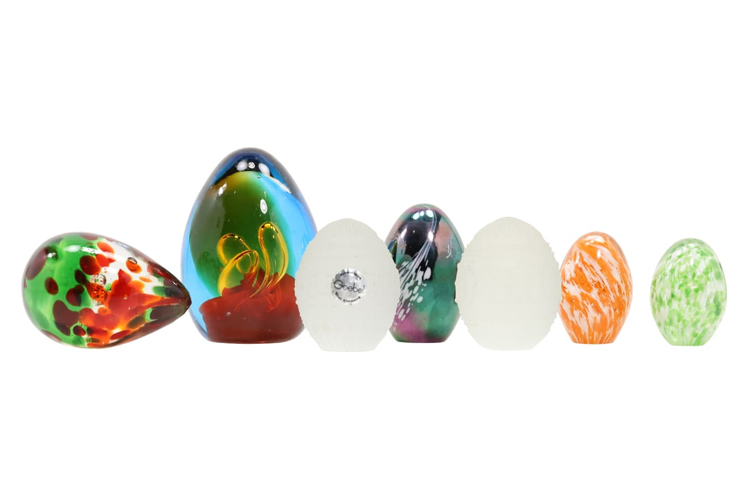 7 Assorted Quality Art Glass "Egg" Paperweights in Various Colors and Sizes (1 of 13)