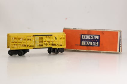 Lionel 6656 Train Stock Car DK Yellow Postwar O-gauge X4450