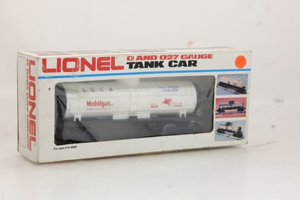 LIONEL O AND O27 GAUGE MOBILGAS SINGLE DOME TANK CAR