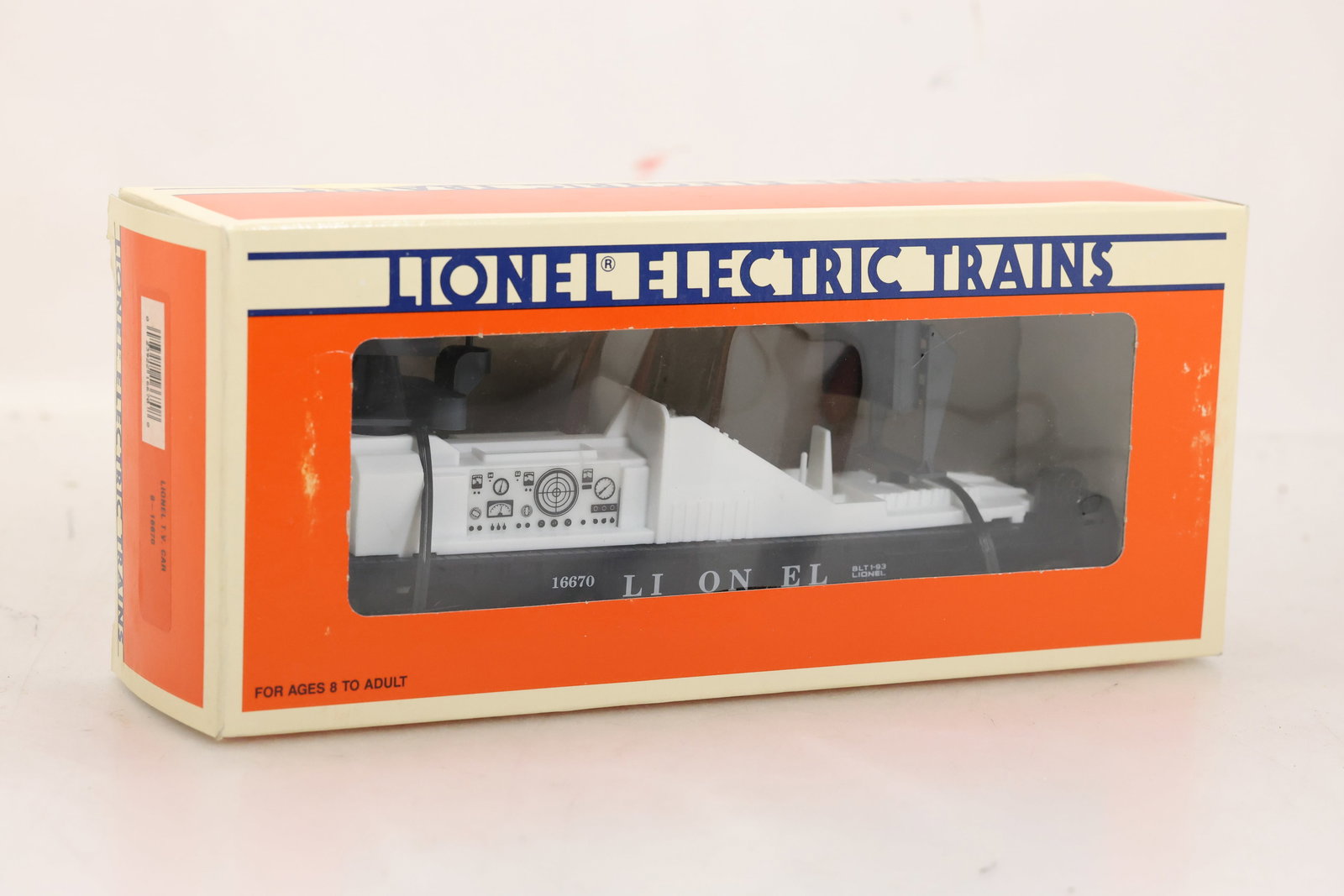 LIONEL- 6-16670 TV STATION LIGHTED CAR (1 of 8)
