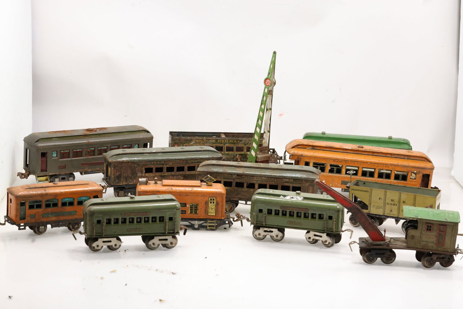 Vintage Lionel Train Set (1 of 17)