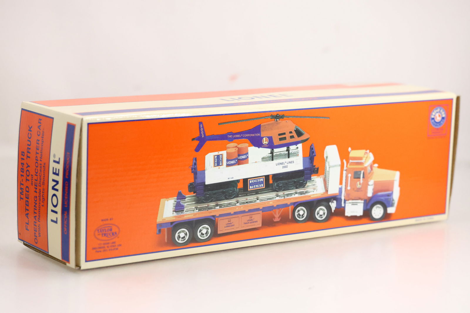 Lionel TMT-18418 Flatbed Toy Truck with Operating Helicopter Car, Diecast, Lights & Sounds (1 of 6)