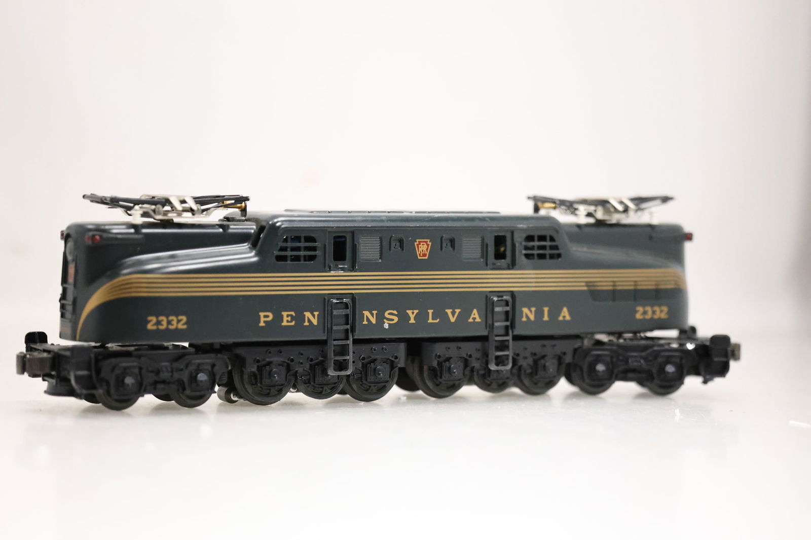 Lionel Century Club Pennsylvania GG-1 Electric Locomotive 2332 - Collector Edition (1 of 16)