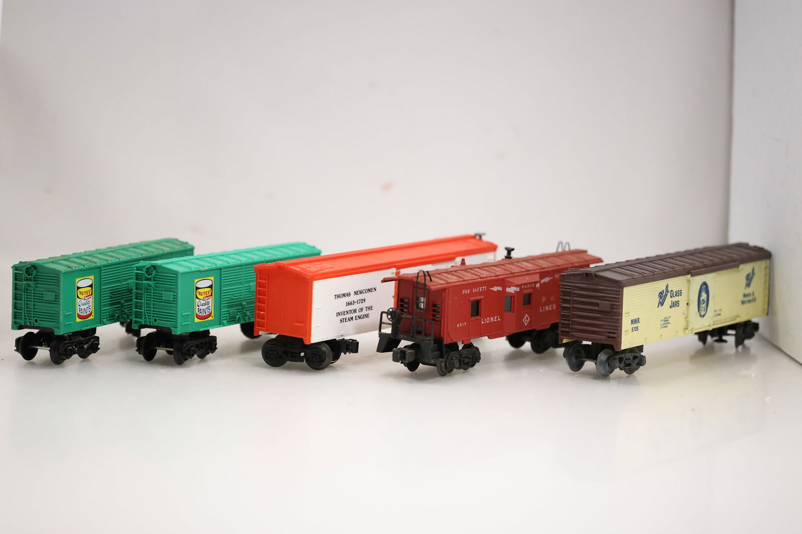 5x Vintage Lionel Train Box cars (1 of 13)