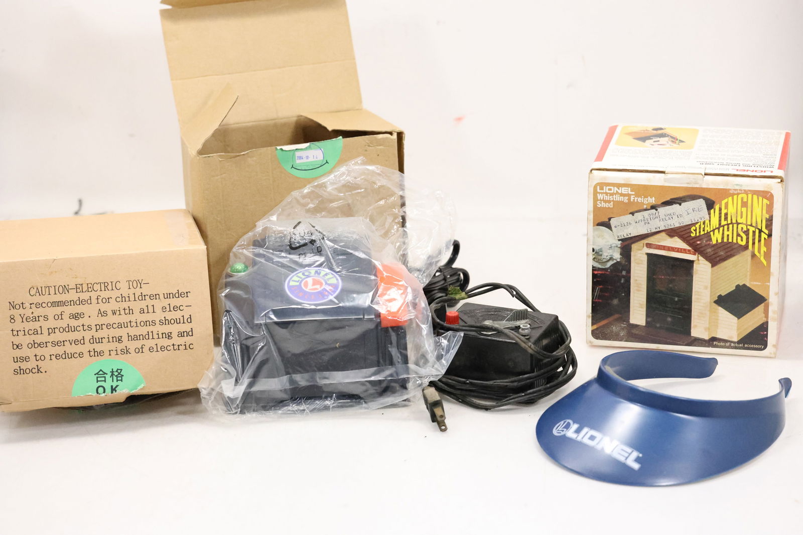 5x Lionel Train Accessories (1 of 7)