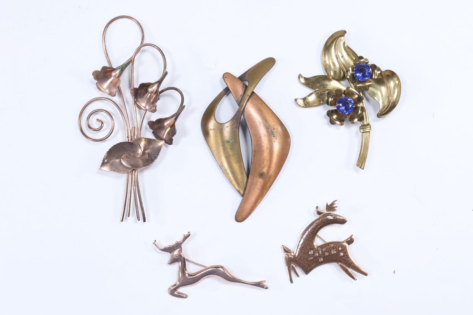 5 Assorted Vintage Pins: Gold Tone Blue Rhinestone Flower Pin, Mid-Century Boomerang Pin (1 of 18)