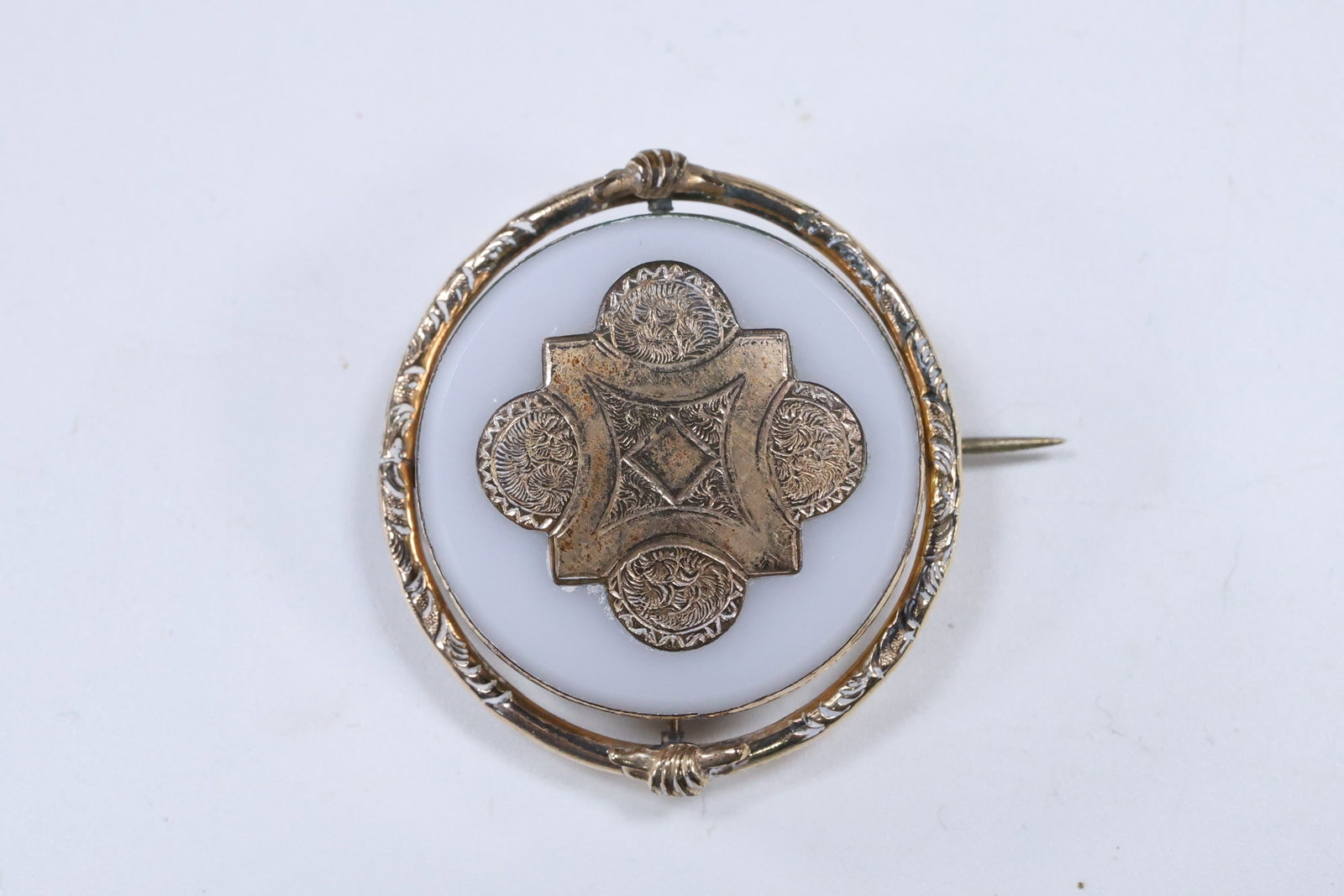 10K Gold Filled Victorian Swivel Pin [hair ?], 1 1/2 in. diameter: 10K Gold Filled Victorian Swivel Pin [hair ?], 1 1/2 in. diameter