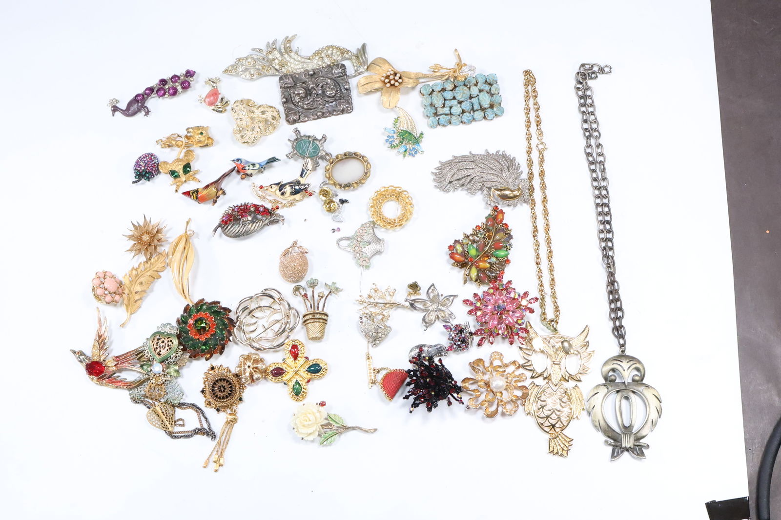 Large Estate Grouping of Costume Jewelry 40 Pins, Names: Giovanni, Sarah Cov., Coro, Weiss, (1 of 14)