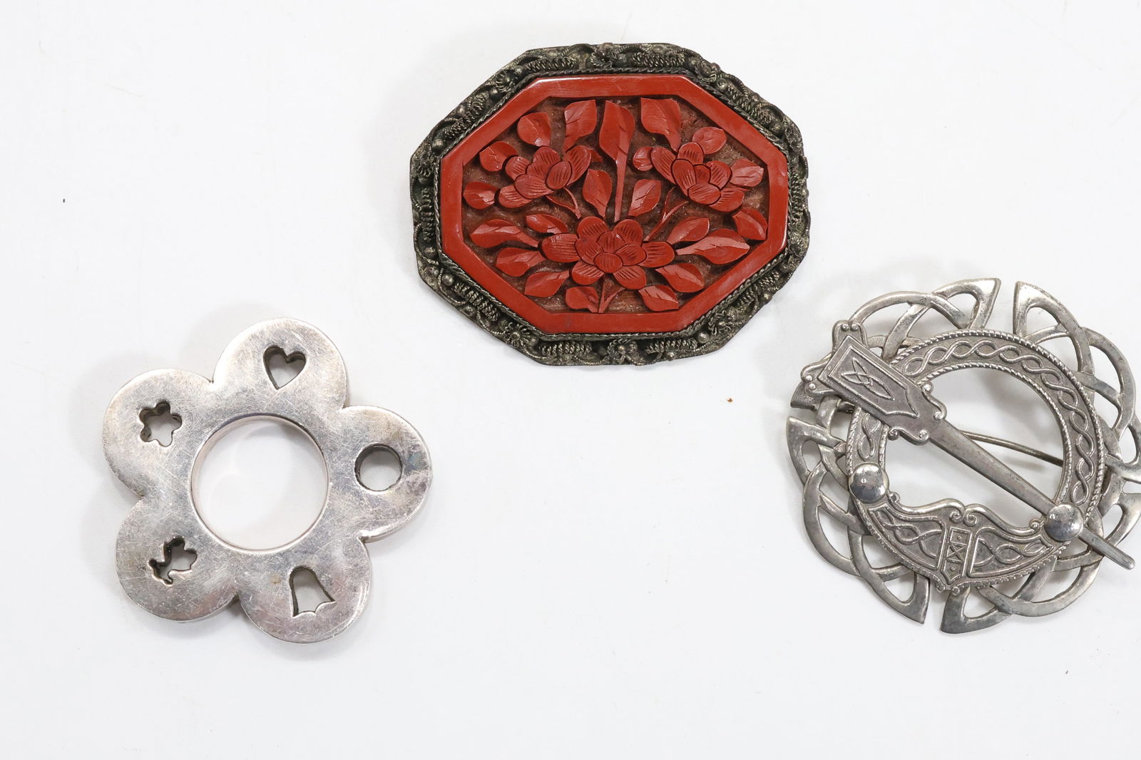 [3] Sterling Pin Cinnabar, .925 Sterling Ireland 1 3/4 in., Sterling Imprints Pendant 1 3/4 in. dia. (1 of 13)