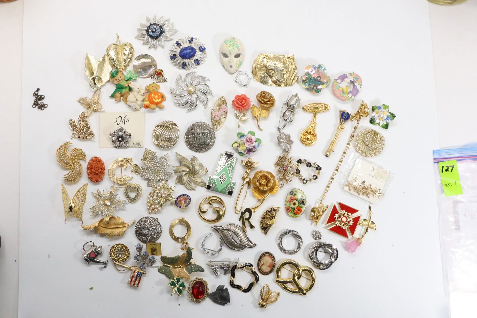 Large Estate Grouping of Assorted Costume Fashion Jewelry 70 + PINS - nice variety (1 of 18)