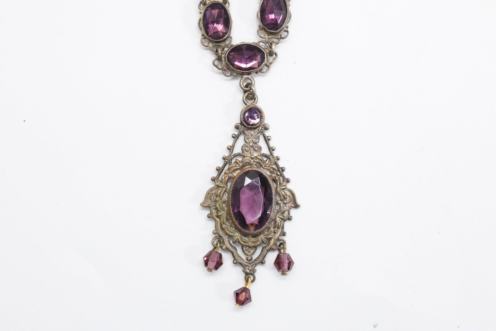 Victorian Beautiful Rhodium over Brass / Copper with Purple Stones Necklace 15 1/4 in. x 2 1/2 in.: Victorian Beautiful Rhodium over Brass / Copper with Purple Stones Necklace 15 1/4 in. x 2 1/2 in. x 1 in.
