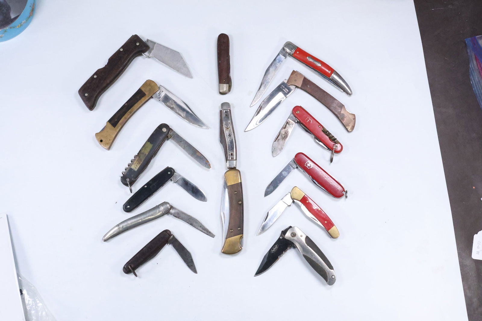 Estate Grouping of 15 Assorted Vintage Pocket Knives - Nice Variety (1 of 16)