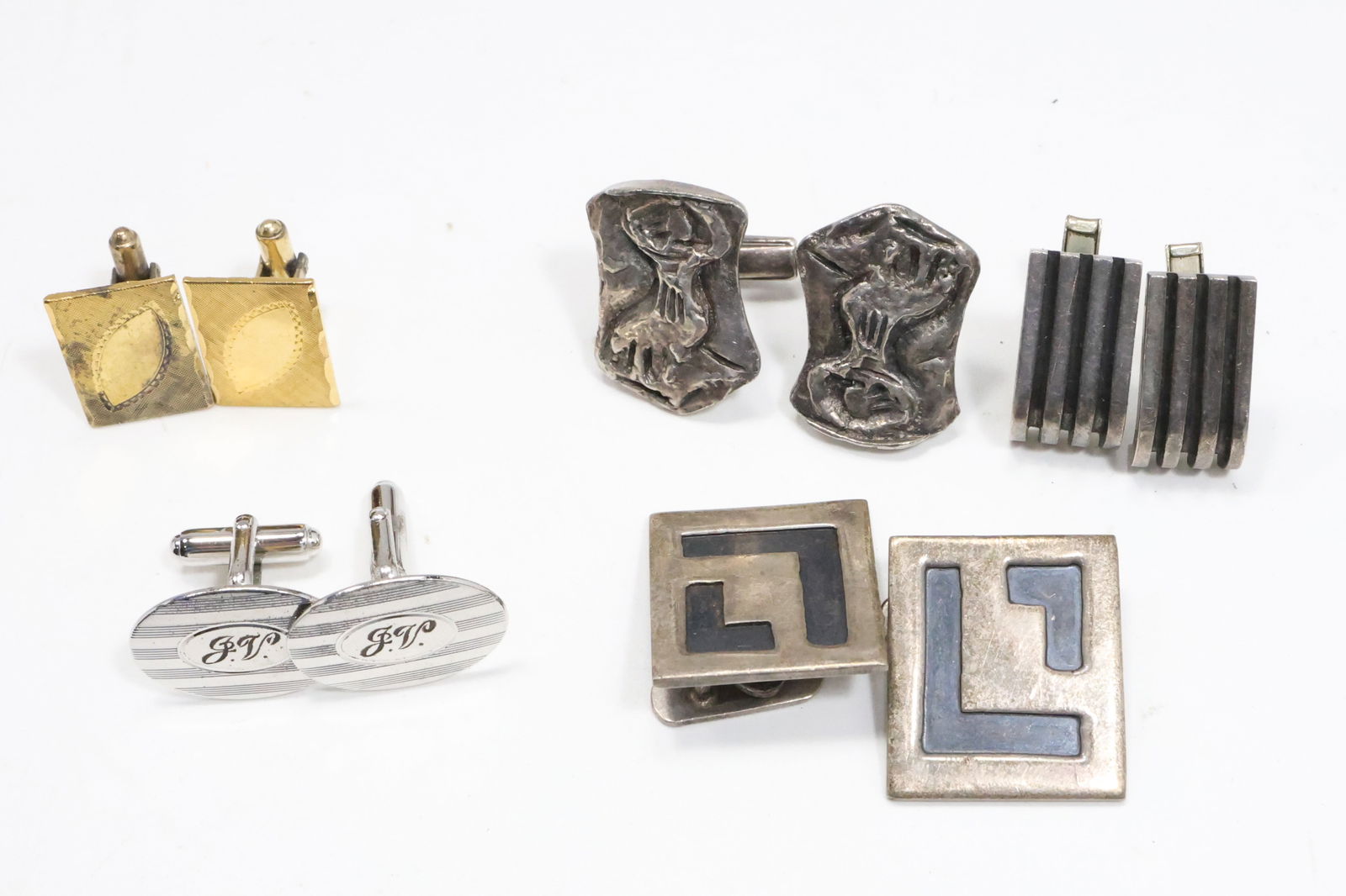 5 Assorted Pairs Sterling Silver Cuff Links, Buttons, total weight 82.9 grams, Sterling MAP 1 in.; (1 of 12)