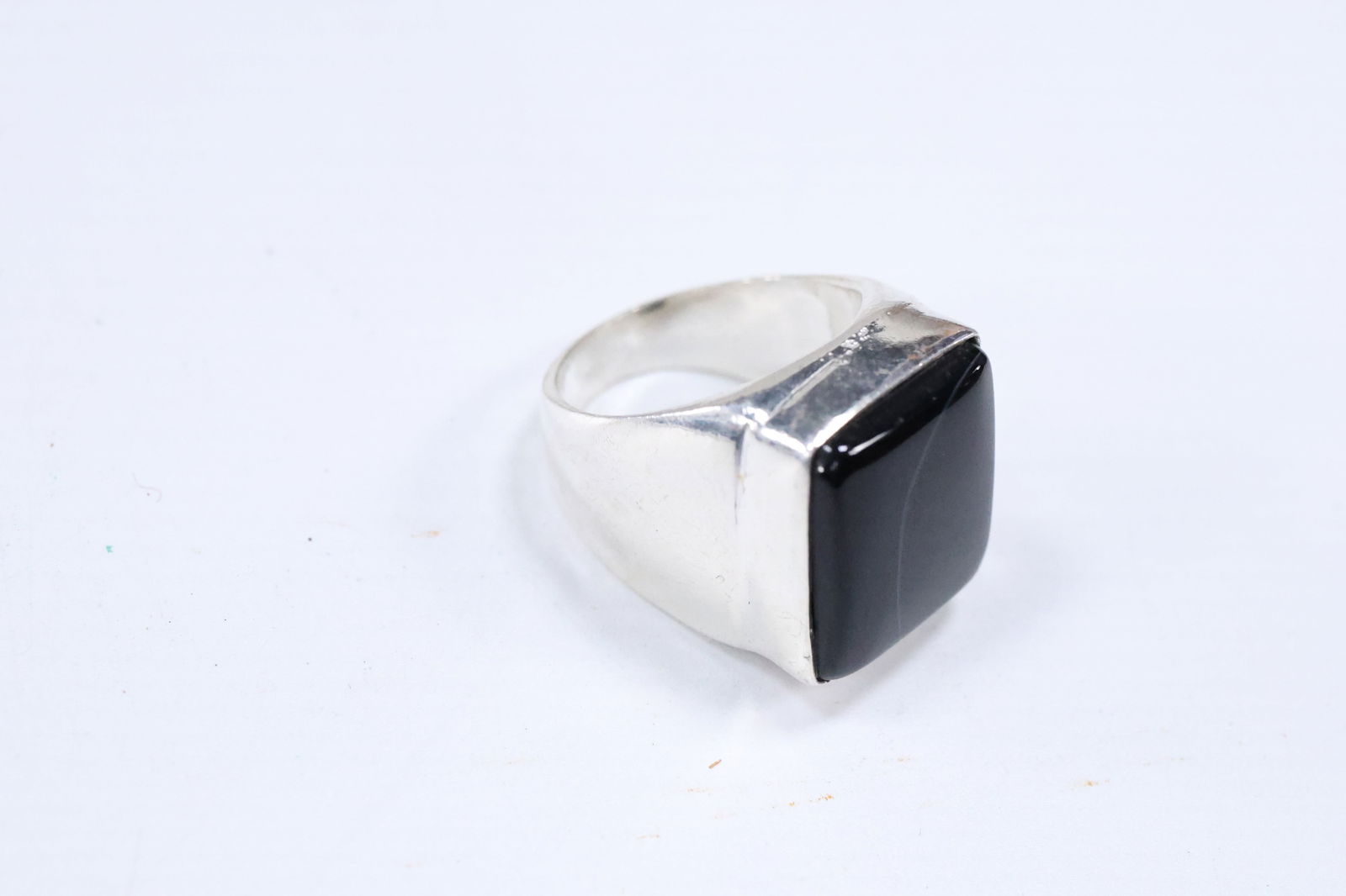 .925 Sterling Silver with Black Onyx Heavy Hand Wrought Ring Size 7.5 , 1 3/4 in. x 3/4 in. (1 of 8)