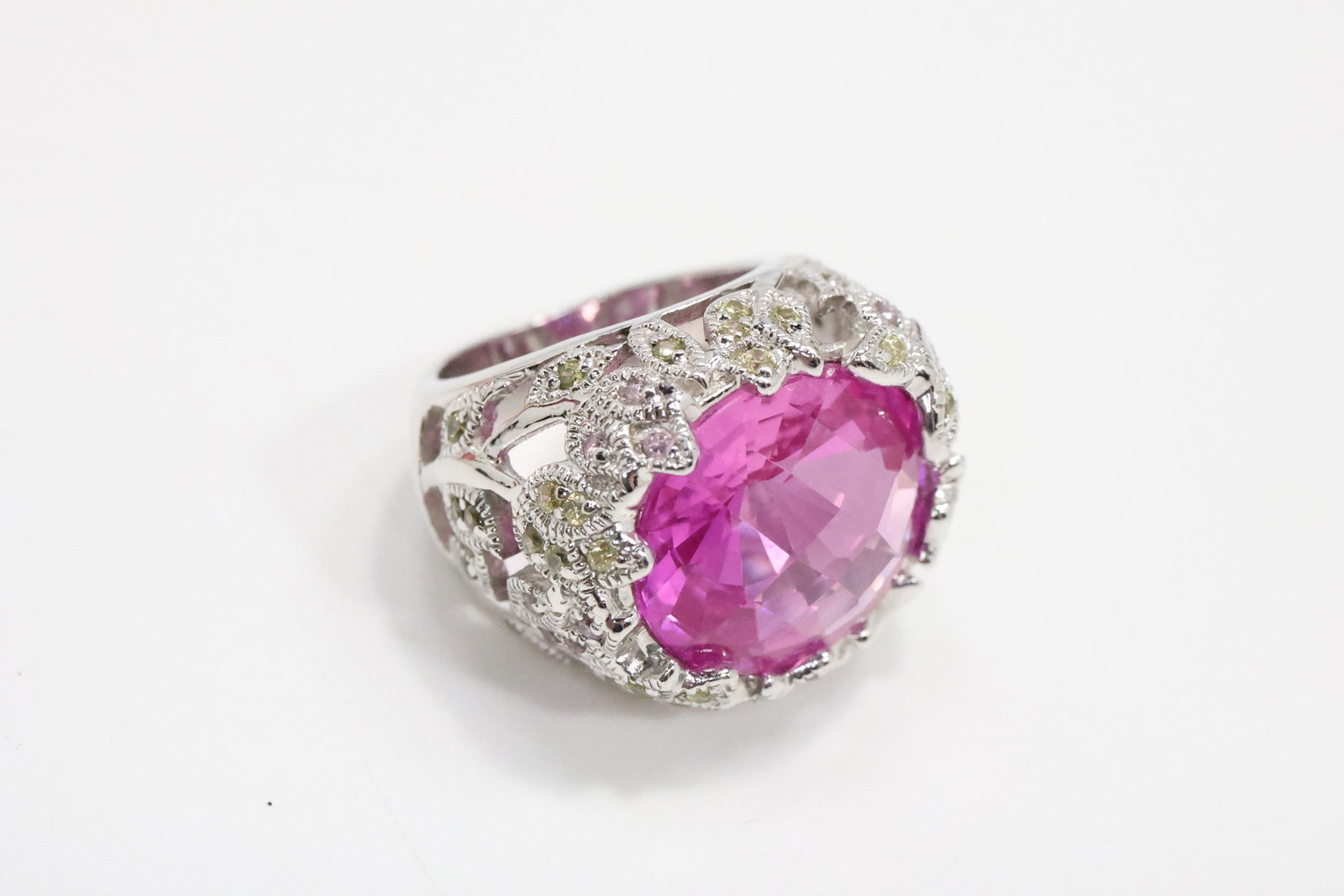 .925 Sterling Silver G.W.E. Stunning Ring Size 8 having 38 Peridots, 19 Amethyst, Beautiful Hues (1 of 13)