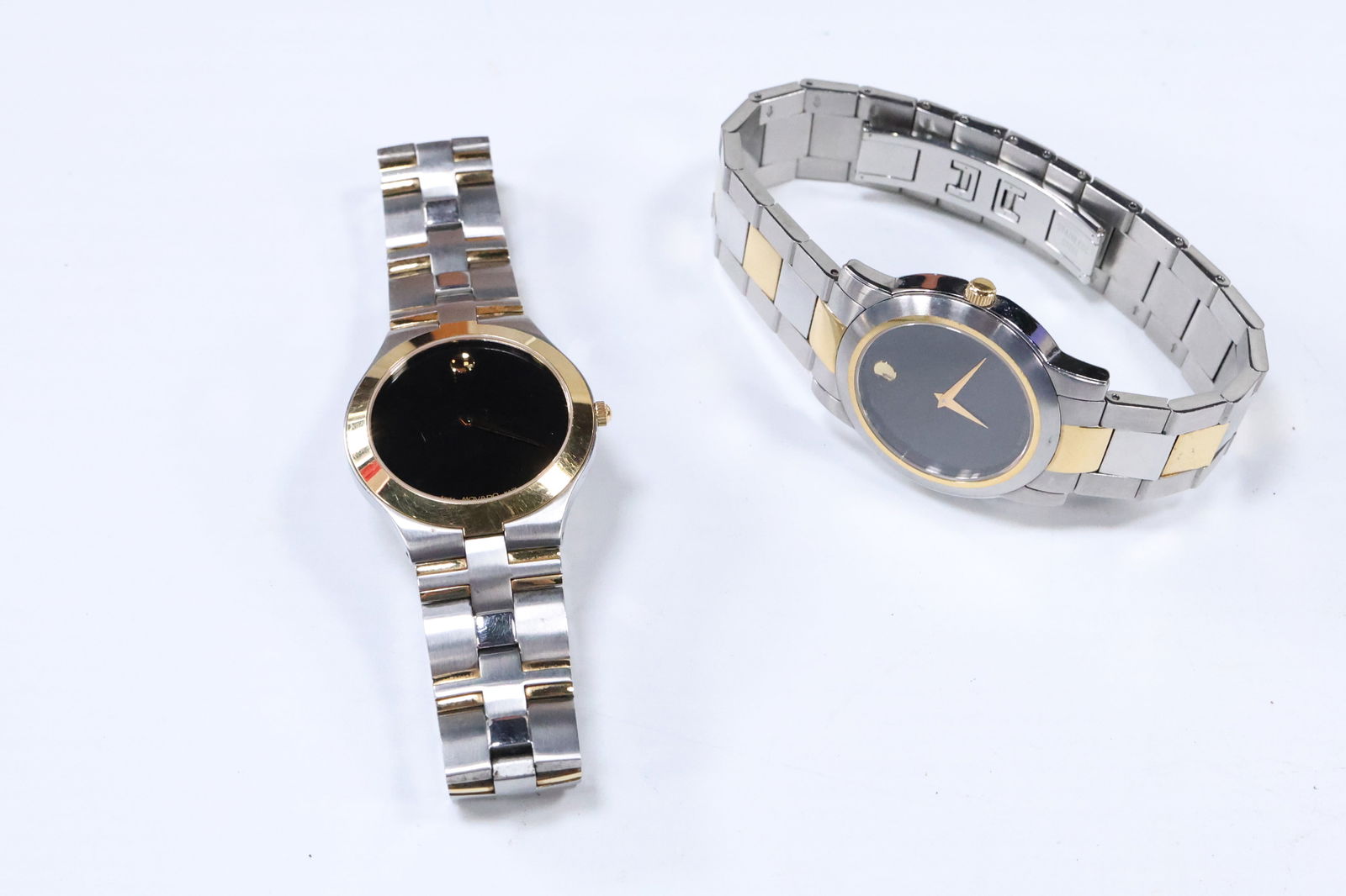 [2] MOVADO Swiss Made 81 E4 1893 1011 6990 ; MOVADO Swiss Made 81 G2 1899 8500701: [2] MOVADO Swiss Made 81 E4 1893 1011 6990 1 1/2 in. ; MOVADO Swiss Made 81 G2 1899 8500701 wristwatches