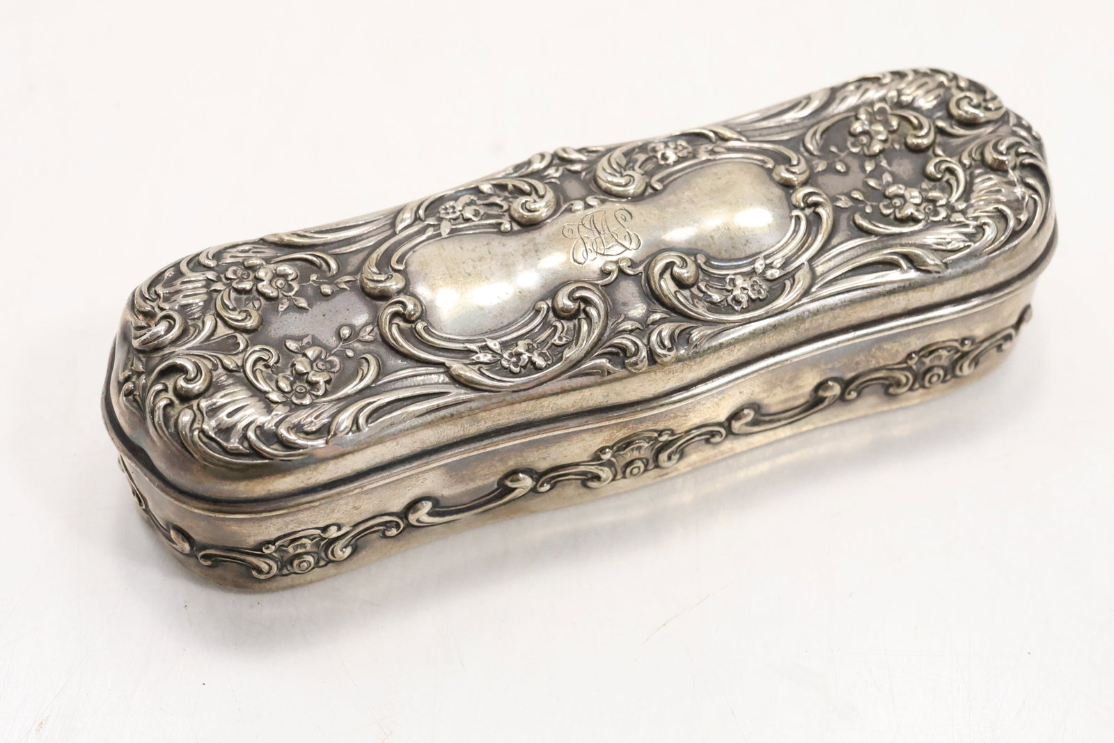 Sterling Silver Hand Tooled B351 Ladies Hair Pin Box weighs 107.8 grams, 5 1/4 in. x 1 5/8 in.: Sterling Silver Hand Tooled B351 Ladies Hair Pin Box weighs 107.8 grams, 5 1/4 in. x 1 5/8 in.