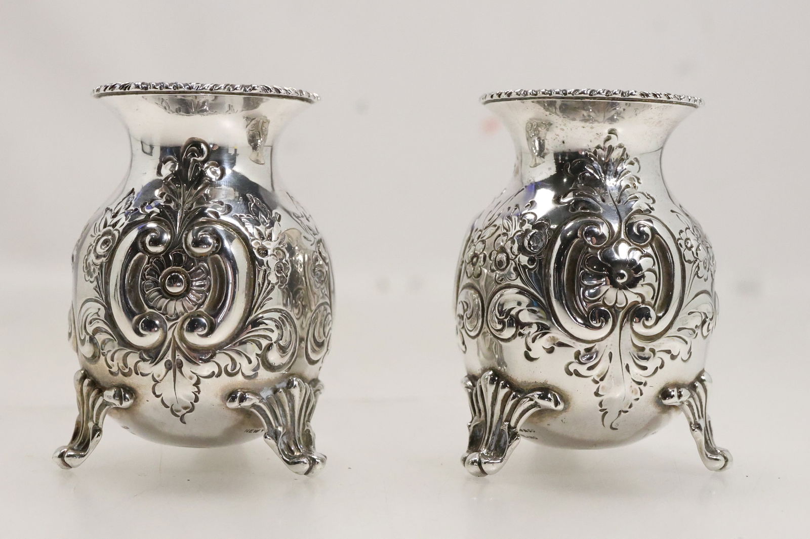 Howard & Co New York STERLING SILVER 1896 Hand Tooled Table Vases 219 grams, 3 in. x (1 of 18)